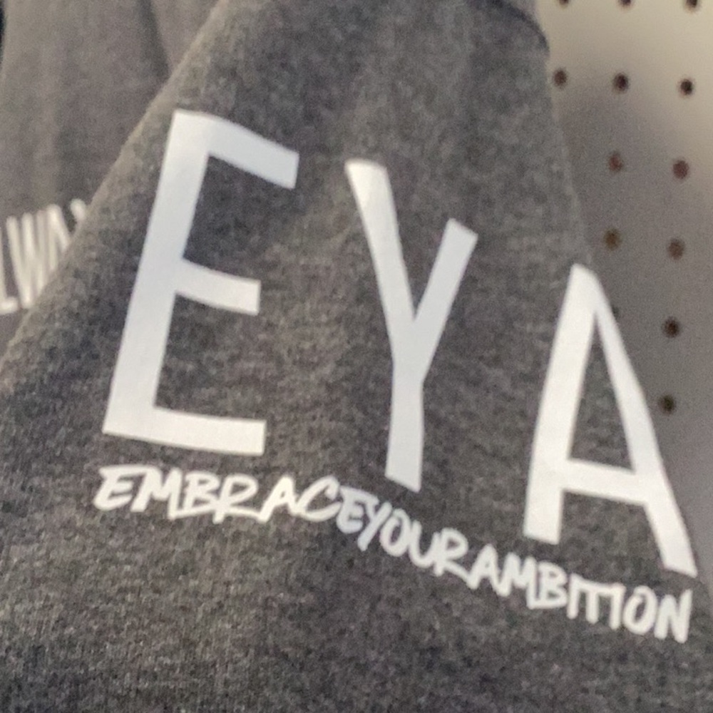 Sweatshirt - Picture 2 of 5